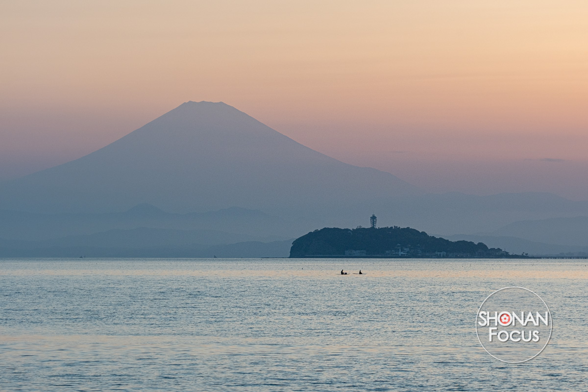 Le temps suspend son vol dans la baie de Shonan